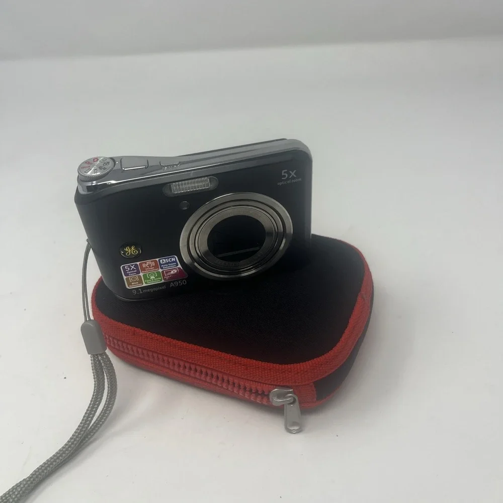 GE Smart Series A950 9.1MP Digital Camera - Black - With Case Tested